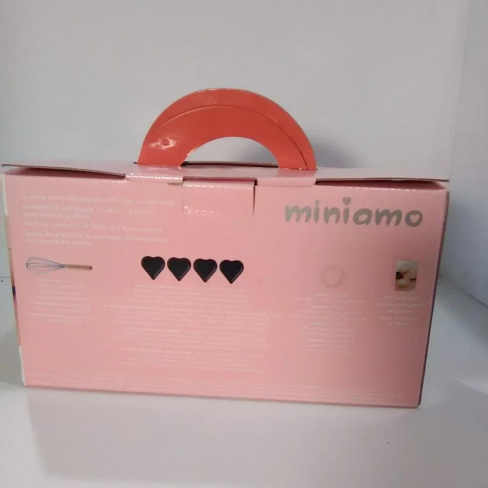 Miniamo 6 Piece Heart Shaped Baking Set With Whisk & Free Recipe Card Brand New